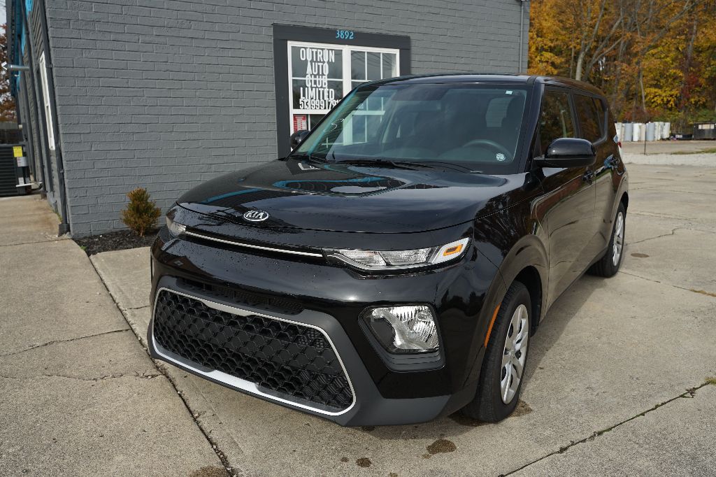 2021 Kia Soul LX's photo