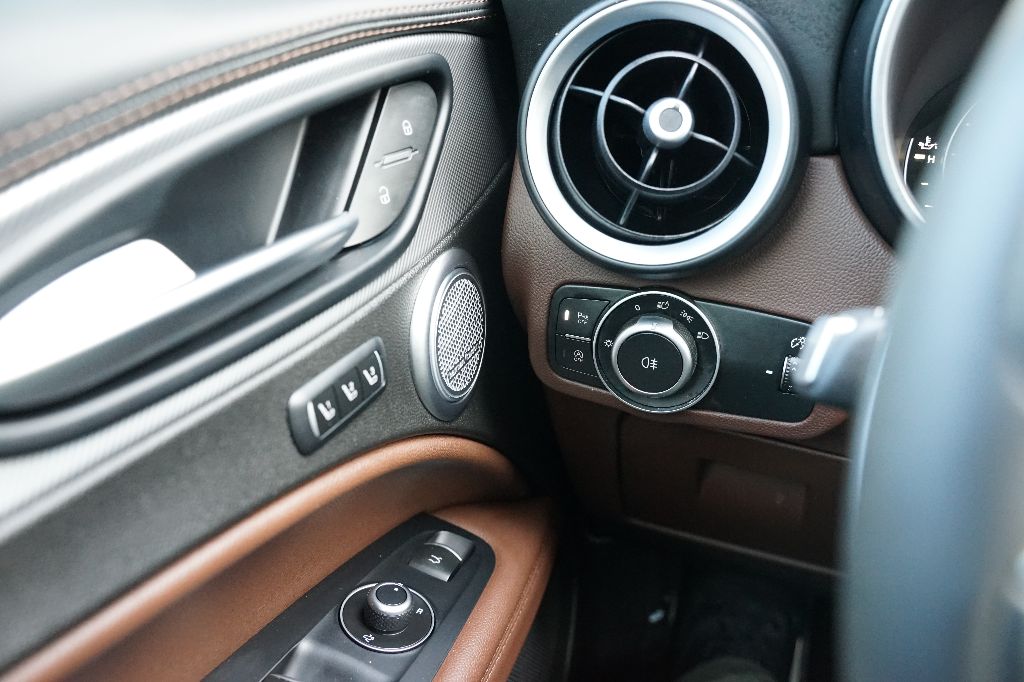 2018 Alfa Romeo Stelvio Ti Sport - Photo 19