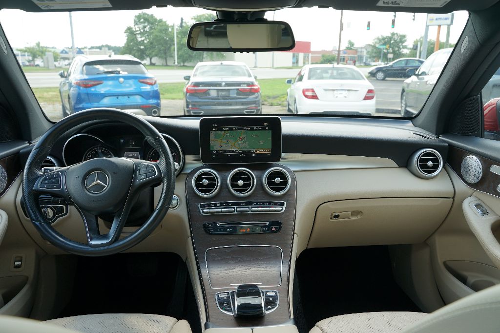 2018 Mercedes-Benz GLC GLC300 - Photo 12